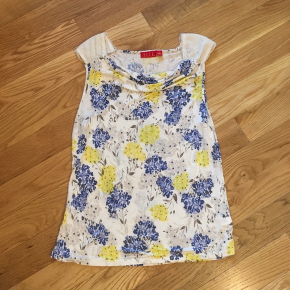 Elle Tops - Sleeveless Flower Top with Lace Shoulder